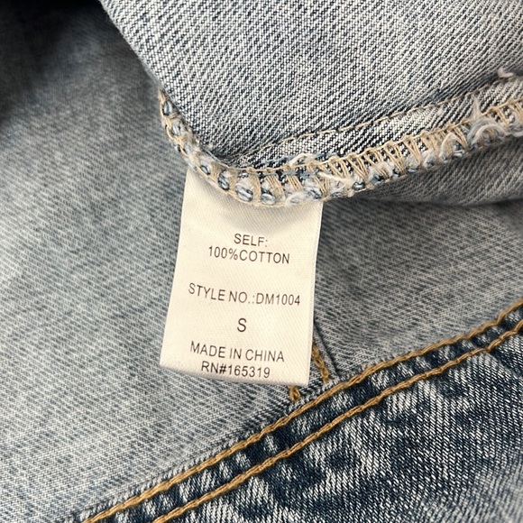 Day + Moon Love to Layer Distressed Denim Jean Jacket NWT - Picture 7 of 12